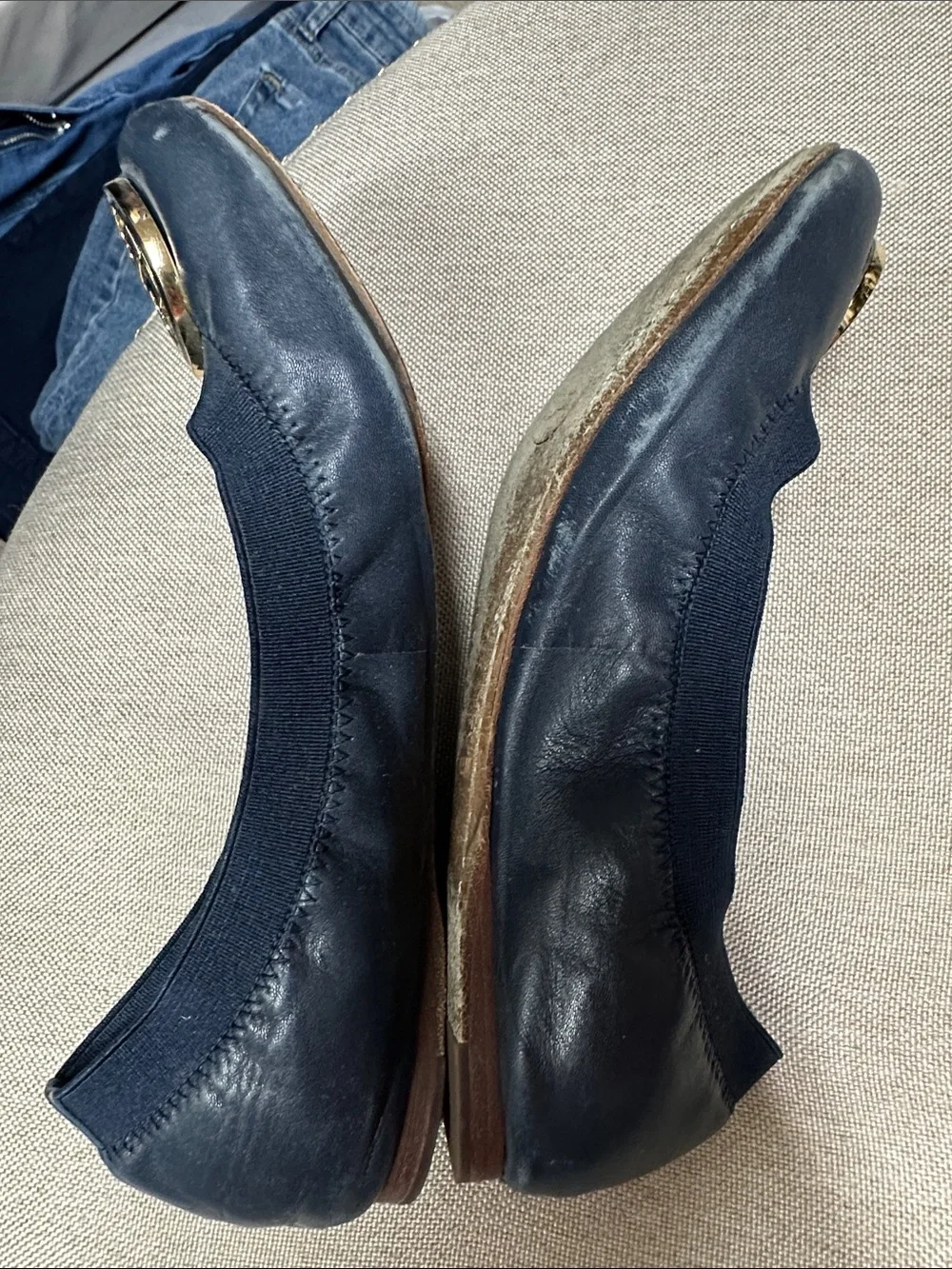 Tory Burch Navy blue Flats with Gold Logo Medallion size 6.5